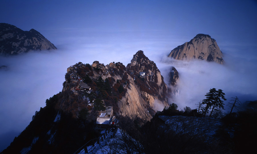 陕西华山群峰 全景云海雪景img200a.jpg