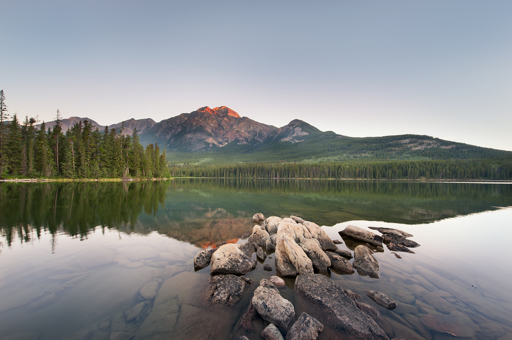 DSC_0657_Pyramid-Lake_Sunrising_Small.jpg