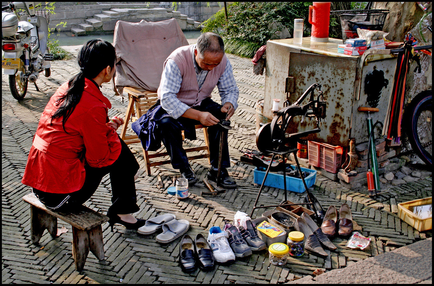 TRAVEL #1 JASON JIA Title SHOE REPAIRER.jpg