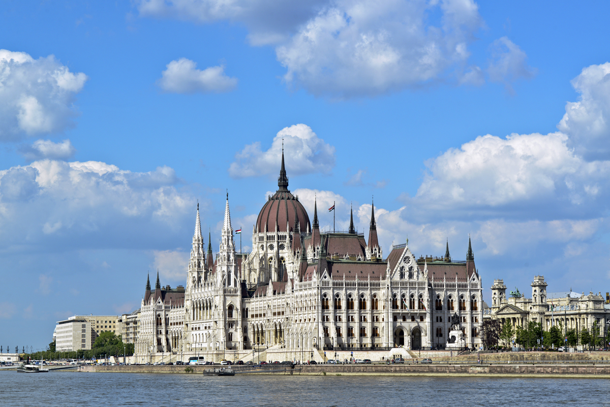 Budapest Parliament Building Photo 2.jpg