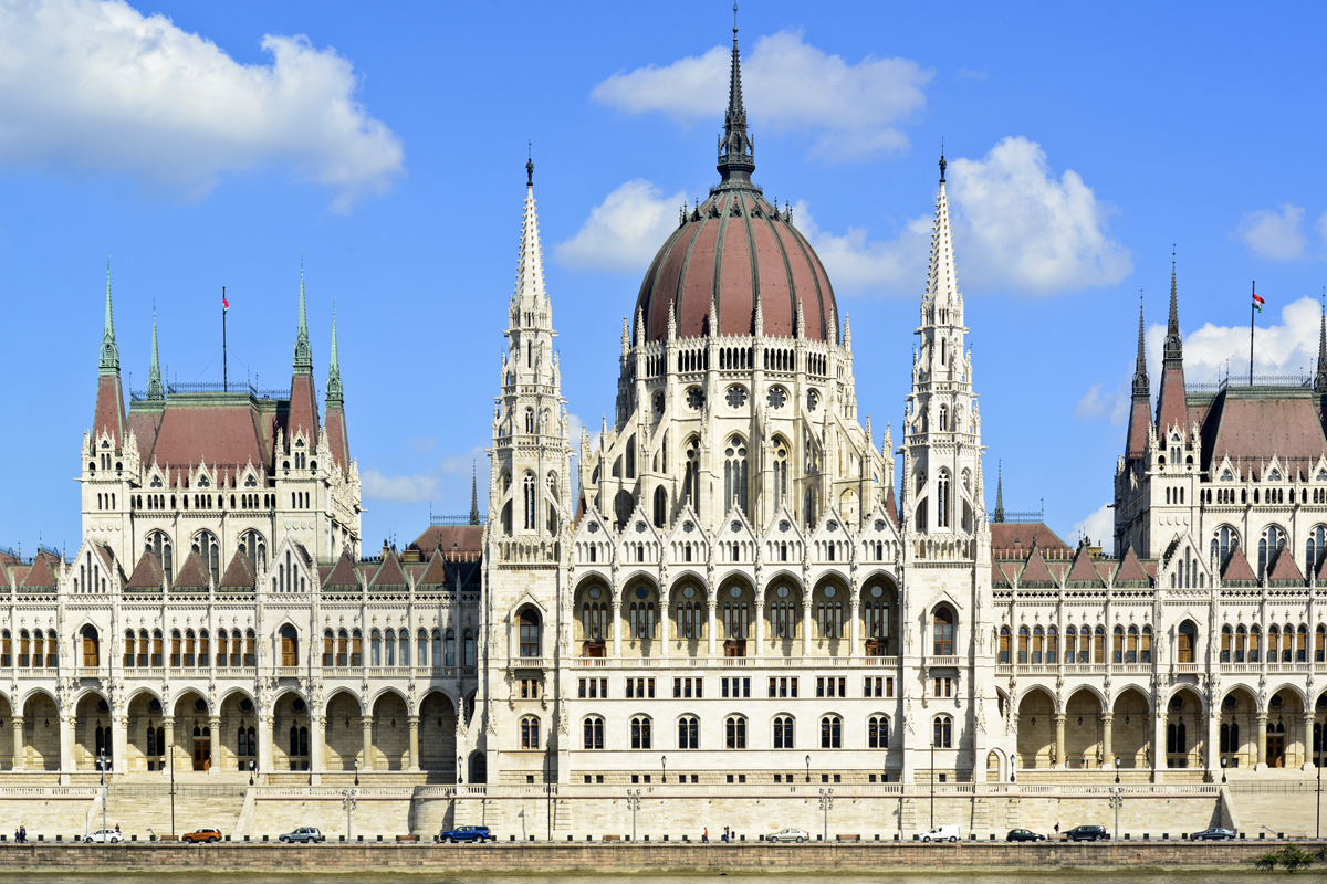 Budapest Parliament Building Photo 3.jpg