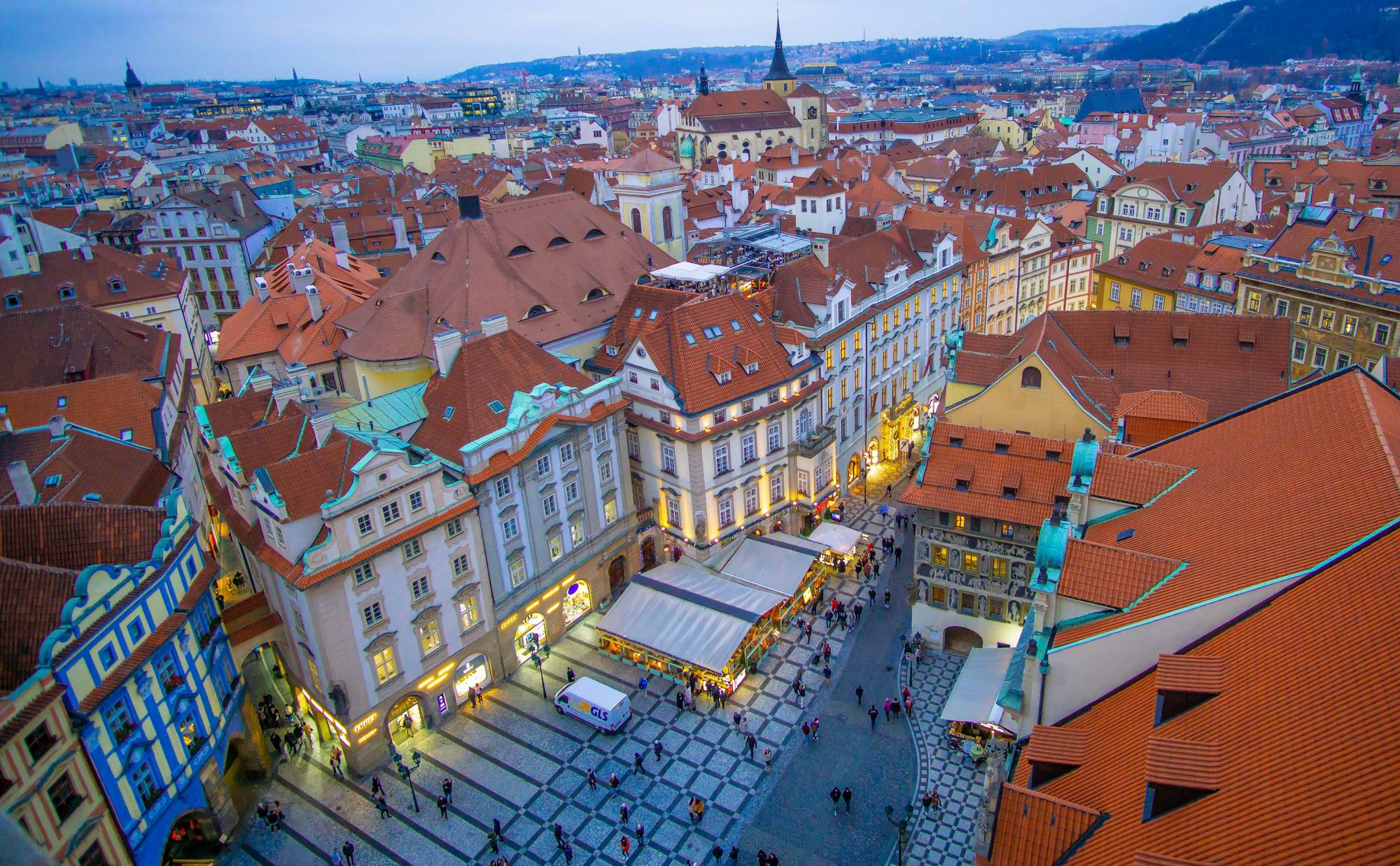 YewenTang_PragueOldTownSquare.jpg