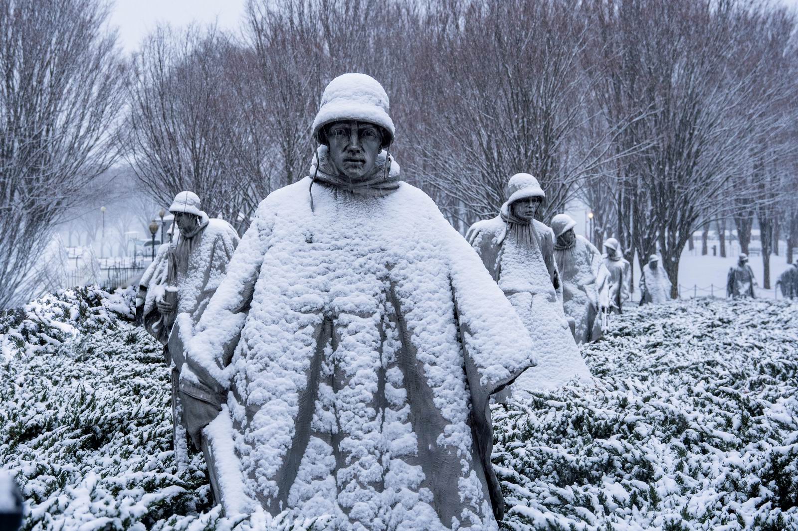 005_雪中的韩战纪念碑Korean War Momorial.jpg