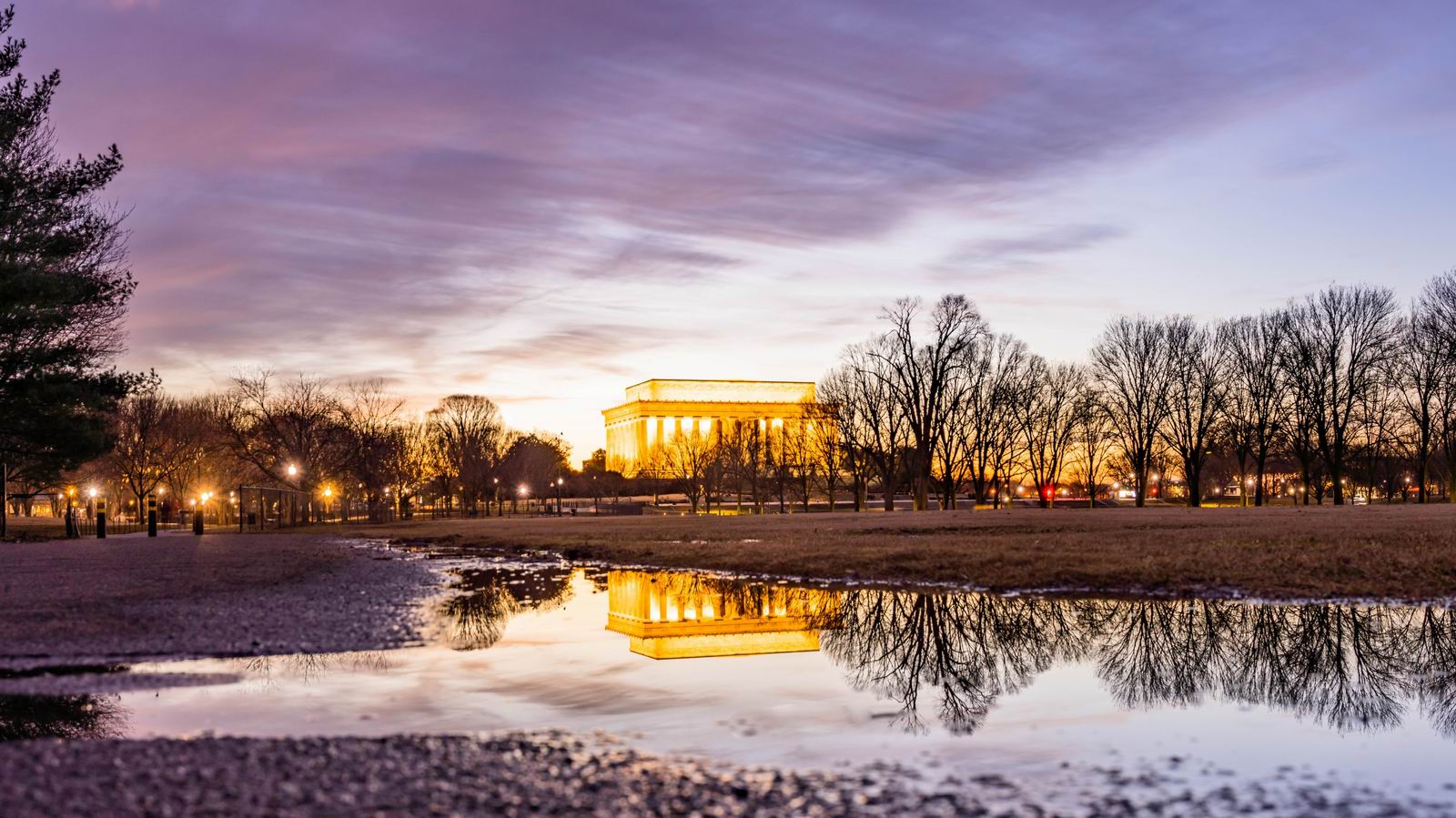 005_雷雨后的林肯纪念堂Lincoln Memorial After a Thurderstorm.jpg